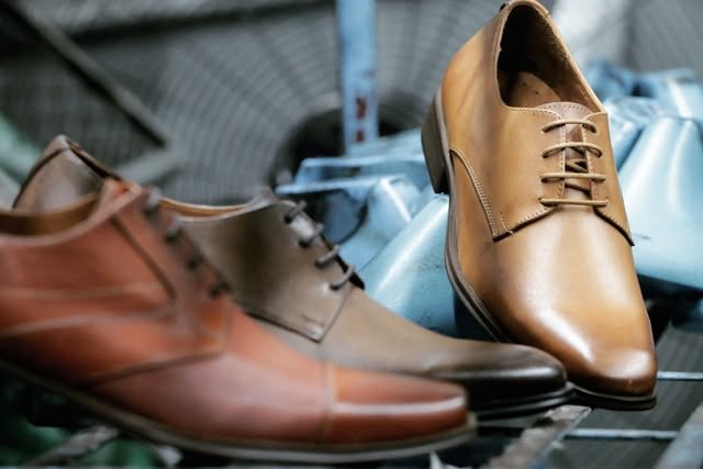 Men's leather dress shoes